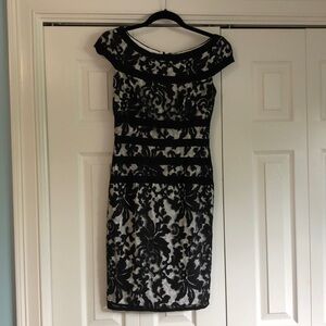 Tadashi Shoji Size 2 Petite